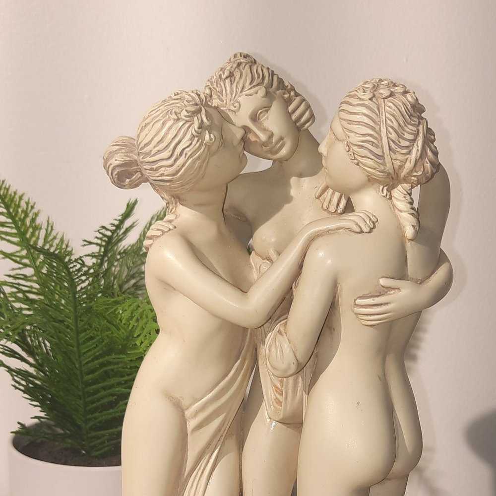 THREE GRACES